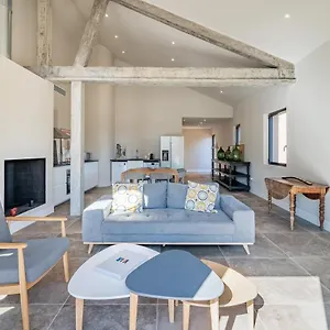 https://loft-darchitecte-au-coeur-dun-domaine-viticole.fr-provencehotel.com